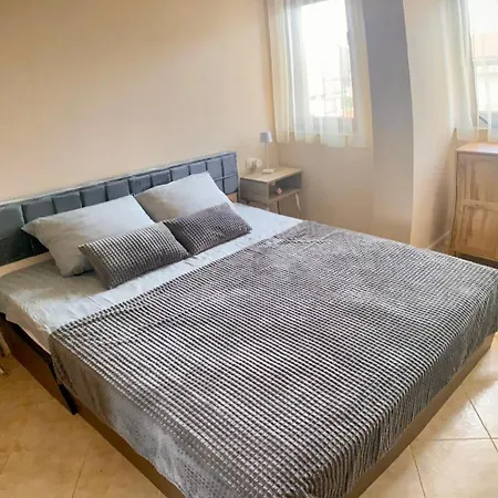 Aj 7, Santa Marina Village, Apartment *